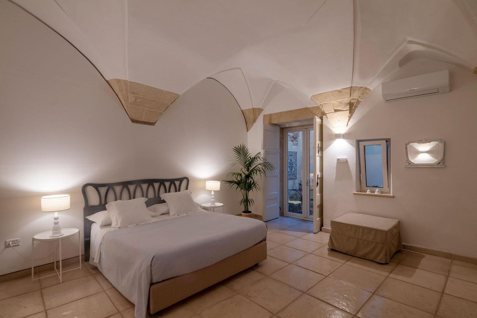 Corte Dei Romiti Apartment - Lecce Selection Exterior foto